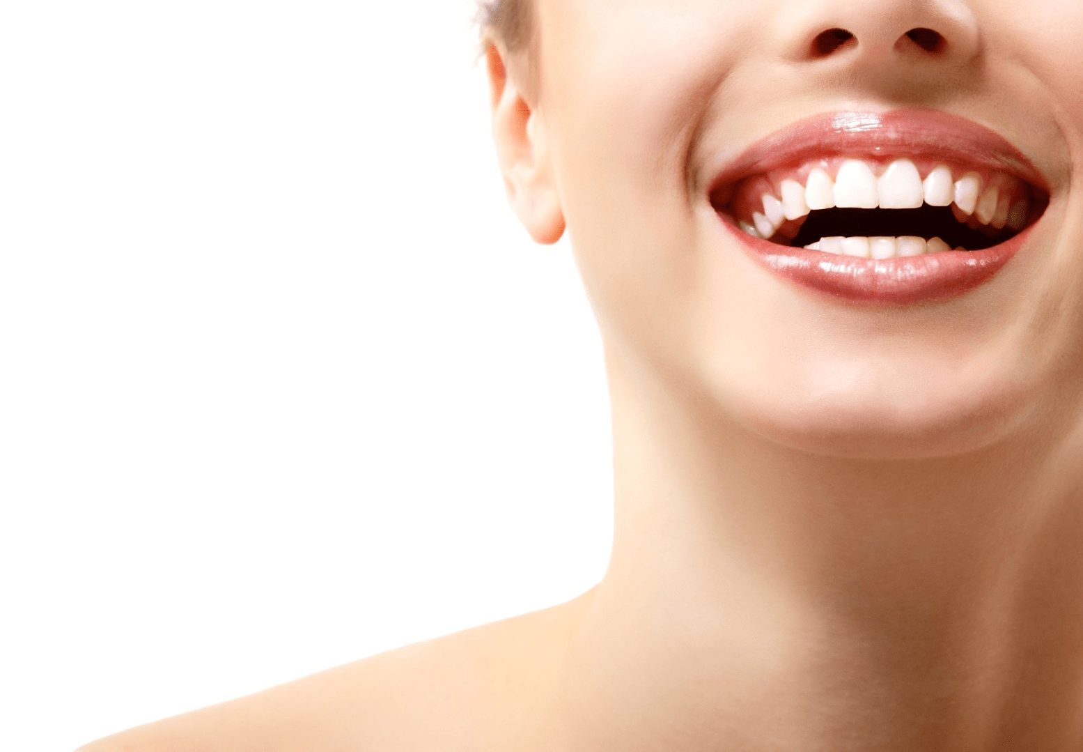 women with whiten teeth smiling